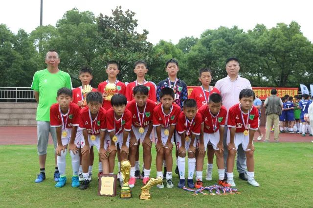 国乒顺利晋级半决赛、但隐忧显现